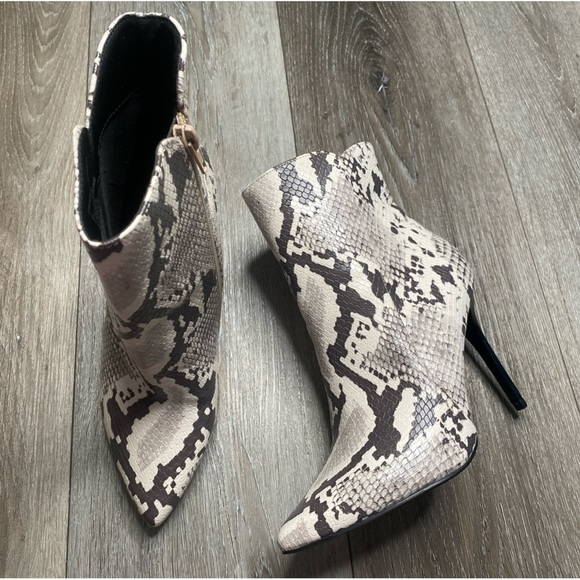Madden Girl Snake Print Ankle Booties Pointed Toe Primpp/Prim02J1 Size 7 - Picture 16 of 16